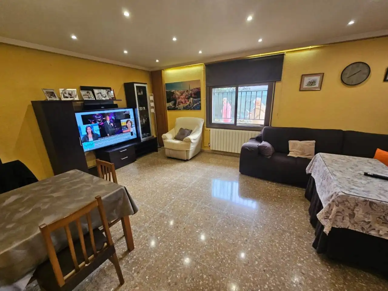 Sala d'estar de Casa o xalet en venda en Rubí amb Aire condicionat, Calefacció i Jardí privat