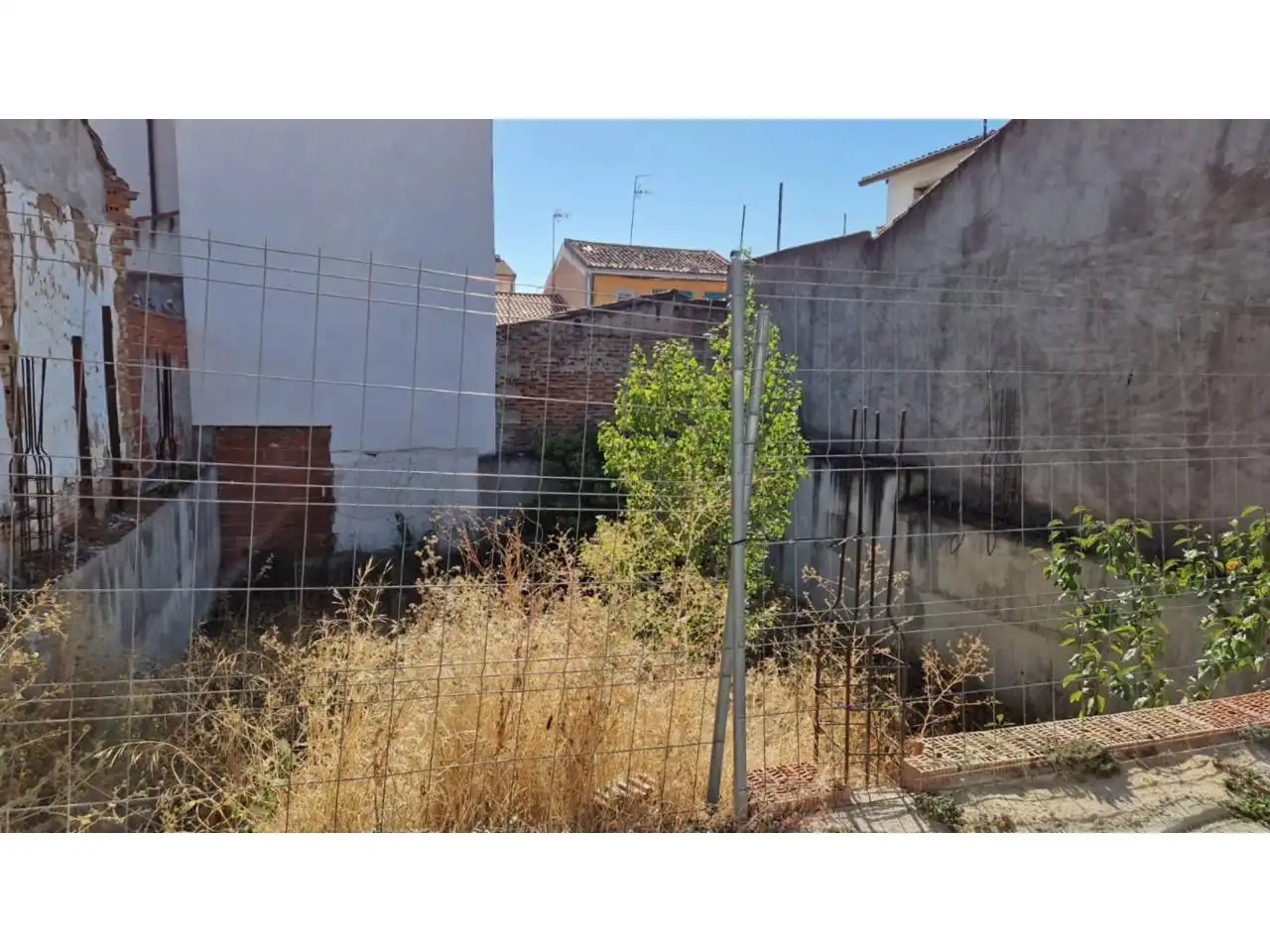 Terreno residenziale in vendita a Calle JACINTO BENAVENTE