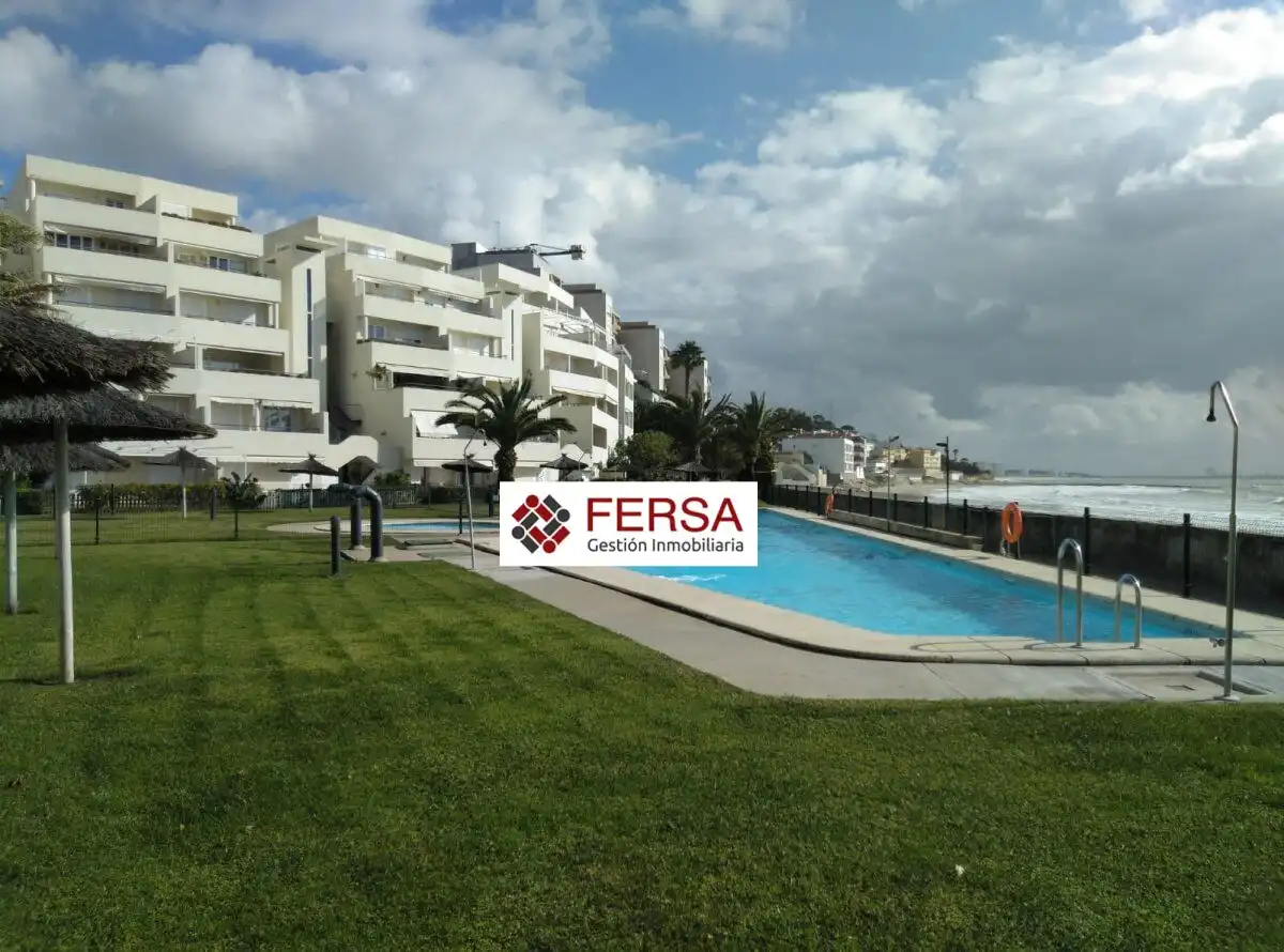 Außenansicht von Wohnungen zur Miete in El Puerto de Santa María mit Klimaanlage, Heizung und Privatgarten