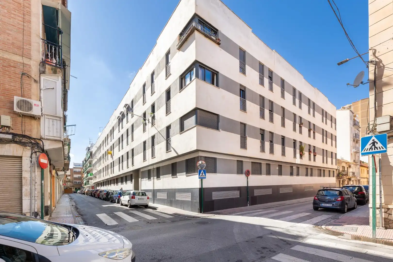 Exterior view of Flat for sale in Granada  with Air Conditioner, Heating and Storage room