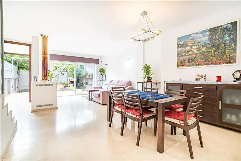 Adosado con jardín en venta en Ponent