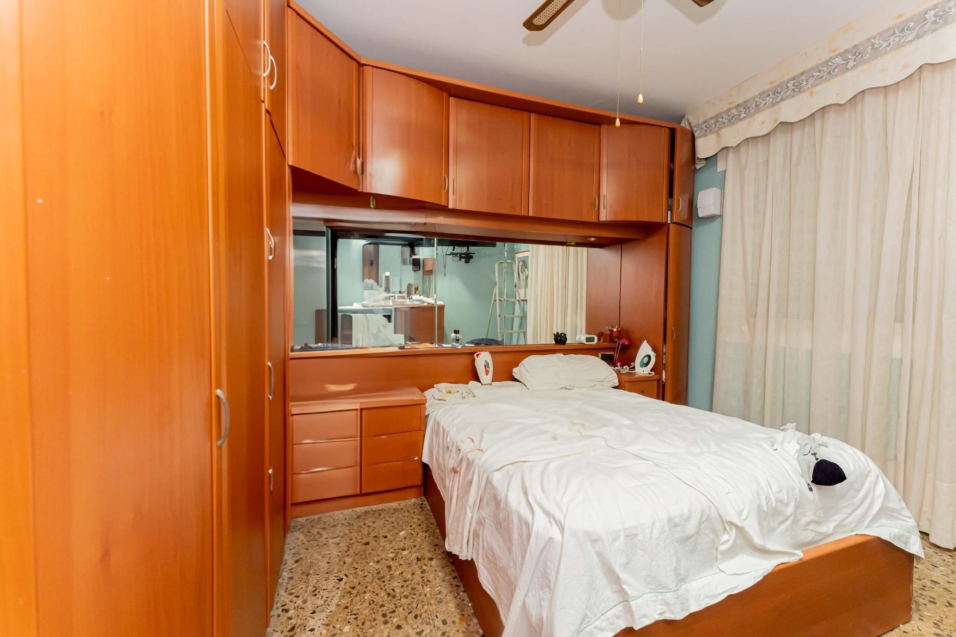 Habitación de Casa o chalet en venta en Viladecans con Jardín privado, Terraza y Alarma