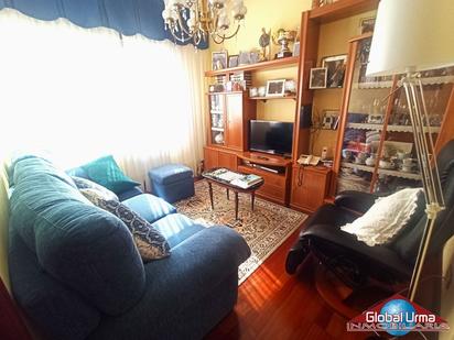 Sala d'estar de Pis en venda en Barakaldo  amb Calefacció i Moblat