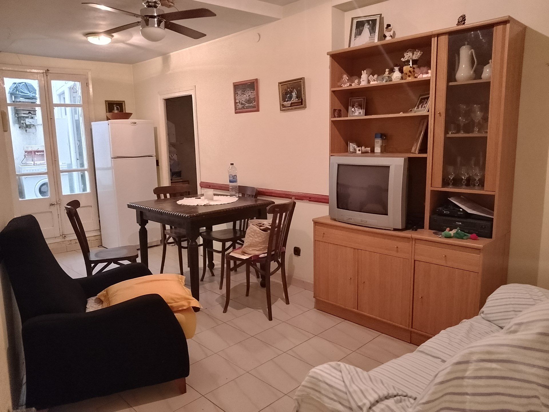 Sala d'estar de Finca rústica en venda en Albelda amb Terrassa, Traster i Moblat