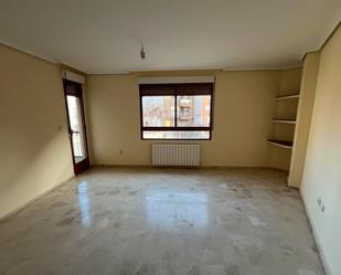 Sala d'estar de Pis en venda en  Albacete Capital amb Calefacció, Traster i Balcó