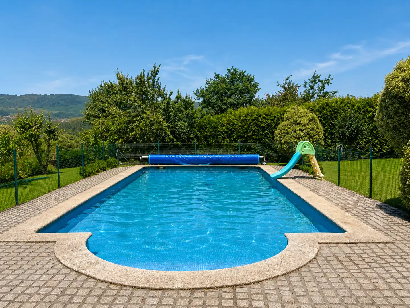 Piscina de Casa o xalet en venda en A Cañiza   amb Calefacció, Jardí privat i Parquet