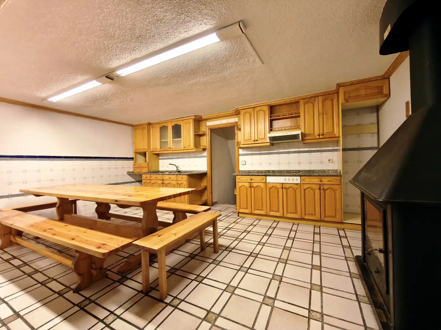 Cuina de Casa o xalet en venda en  Logroño amb Calefacció, Jardí privat i Parquet