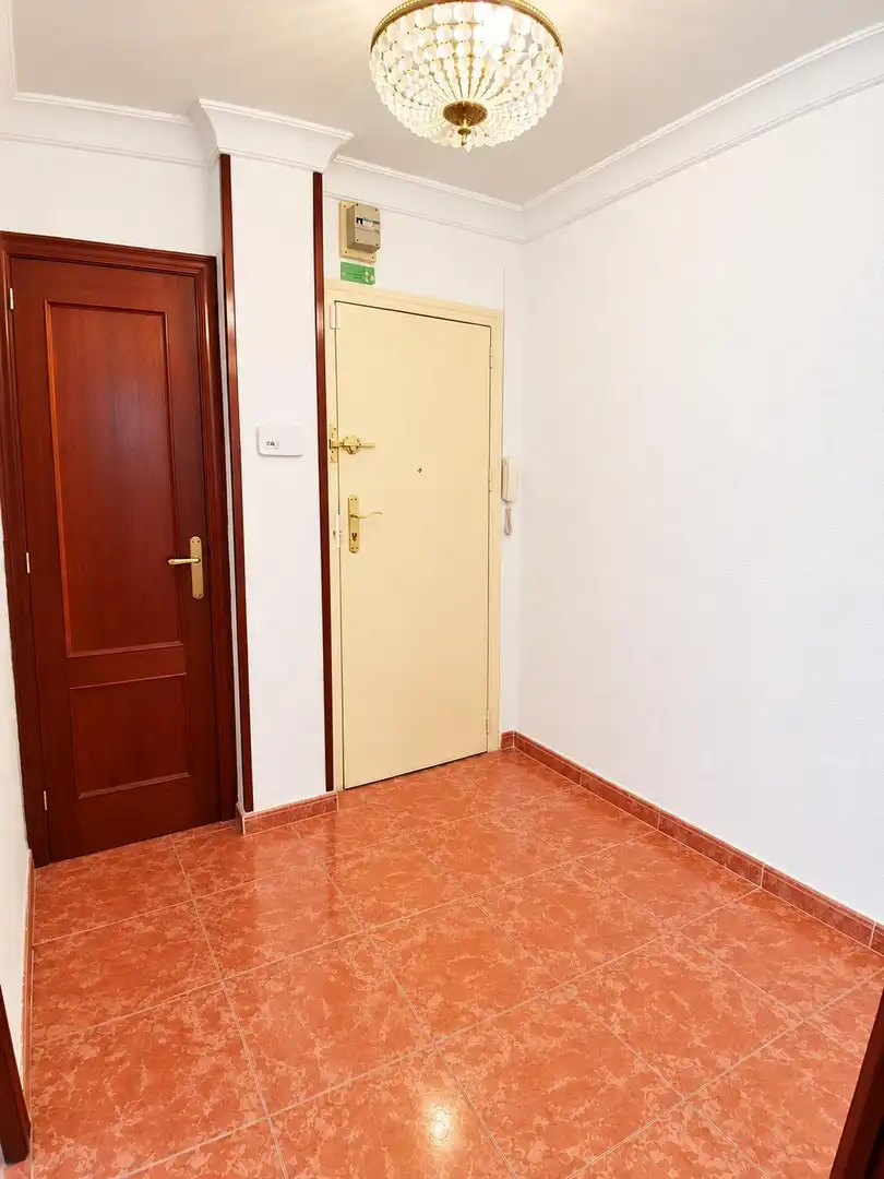 Piso en venta en Calle JUAN SEBASTIAN ELCANO, Feria