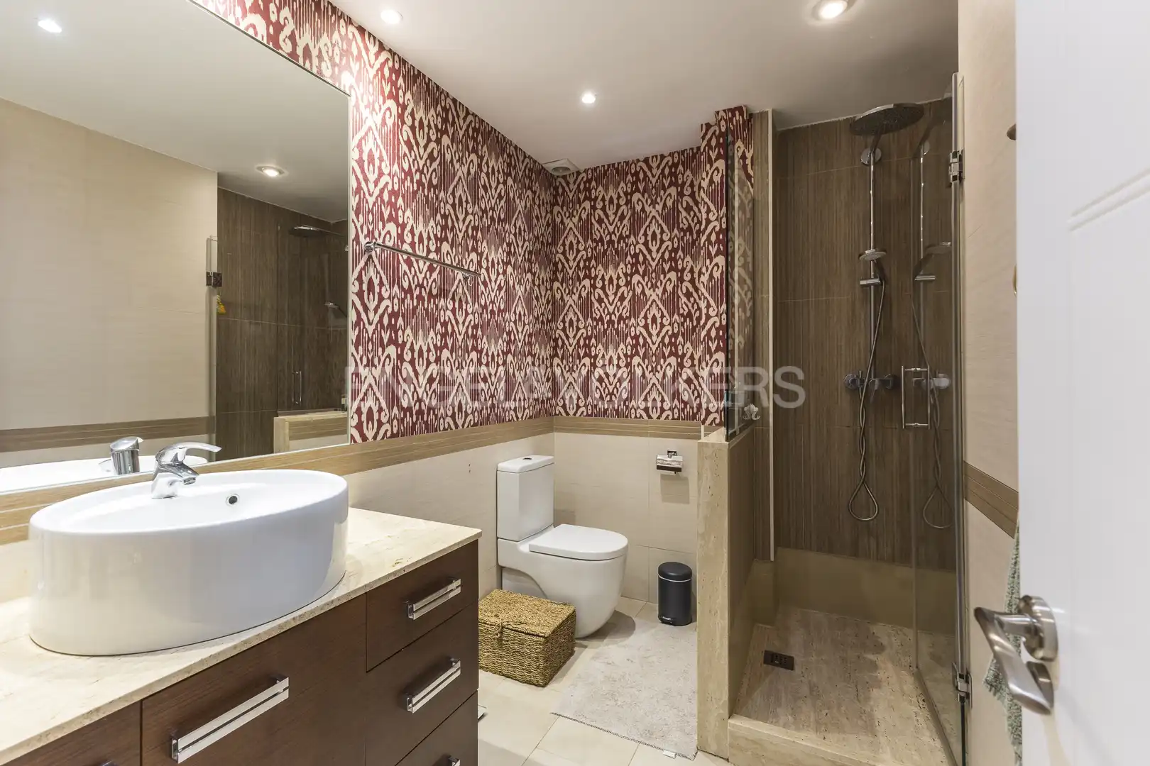 Baño de Piso de alquiler en Madrid con Aire acondicionado, Calefacción y Parquet