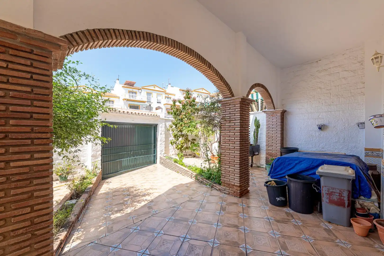 Jardí de Casa adosada en venda en Benalmádena amb Aire condicionat i Terrassa