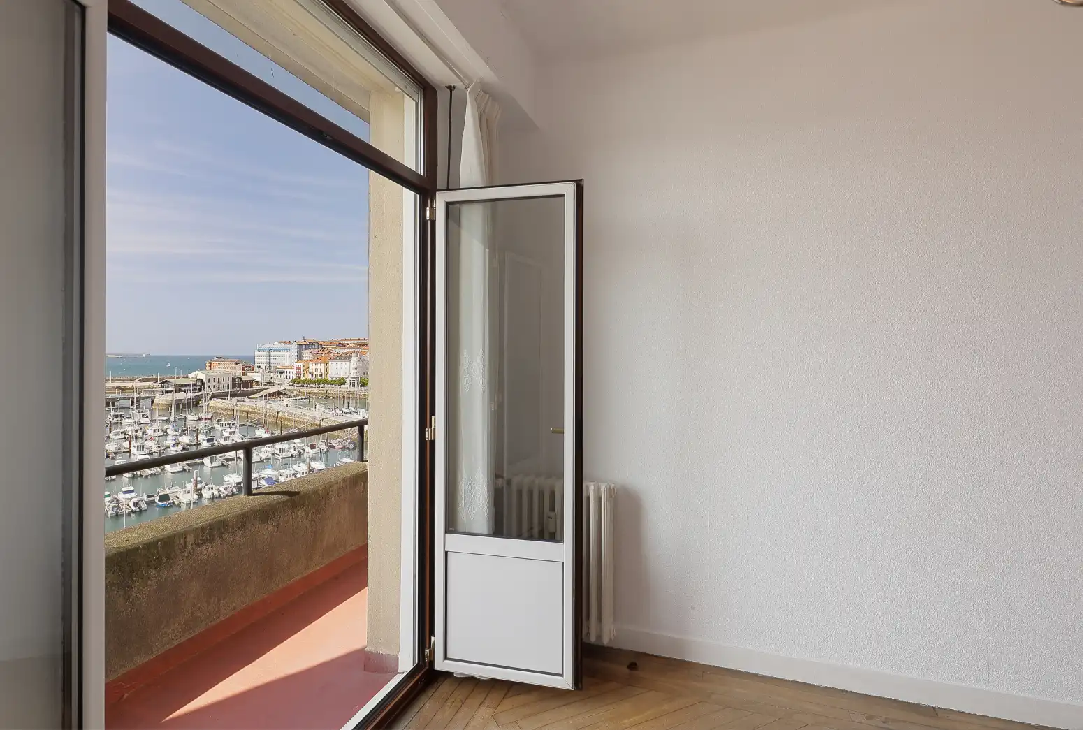Terrassa de Pis en venda en Gijón  amb Calefacció, Parquet i Terrassa