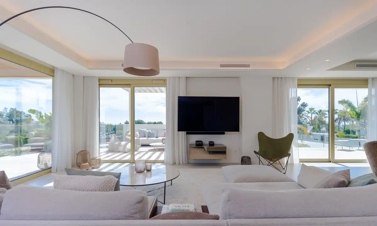 Wohnzimmer von Dachboden zum Verkauf in Marbella mit Klimaanlage, Terrasse und Abstellraum