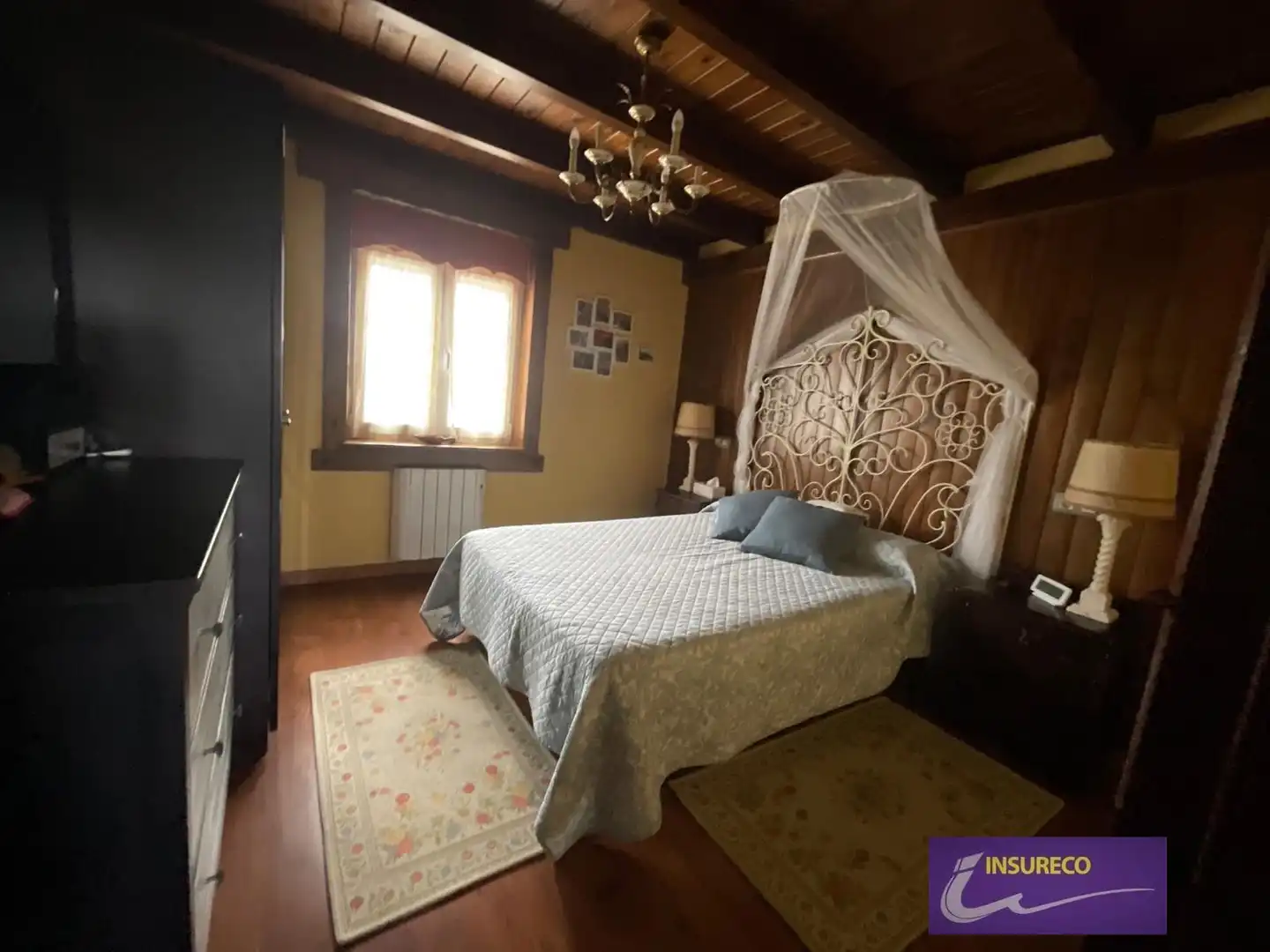 Dormitori de Casa o xalet en venda en Bustillo del Páramo amb Calefacció, Jardí privat i Parquet
