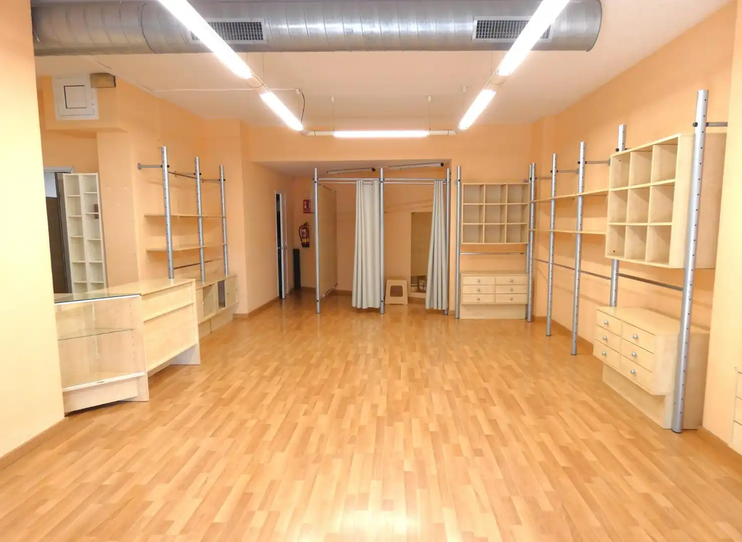 Business premises for sale in Sant Vicenç Dels Horts, imagen 4