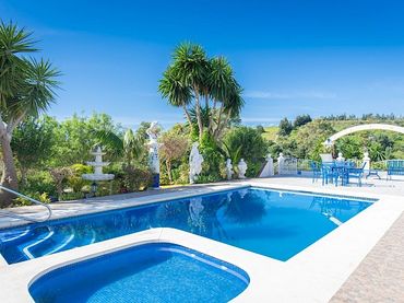 Xalet amb piscina en venda a Altos de Estepona