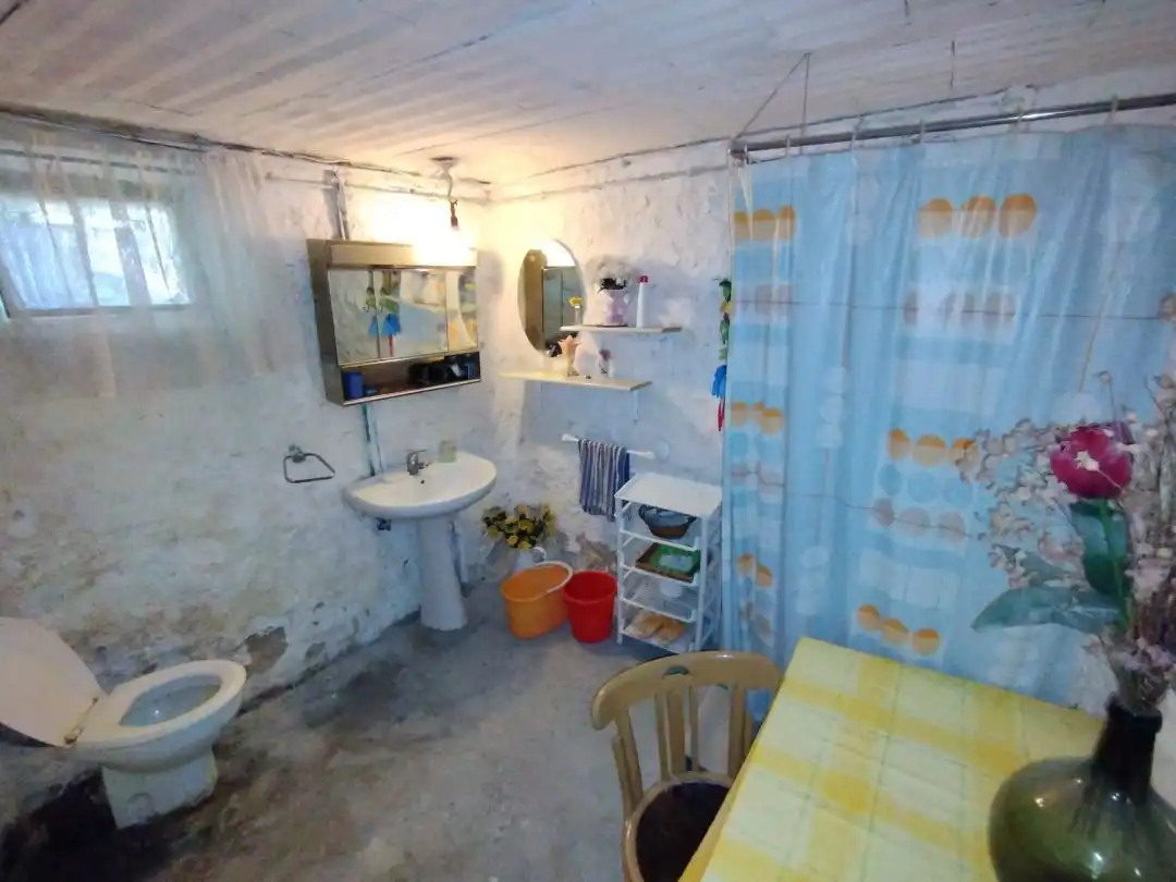 Badezimmer von Haus oder Chalet zum Verkauf in Valle de Tobalina mit Heizung und Privatgarten