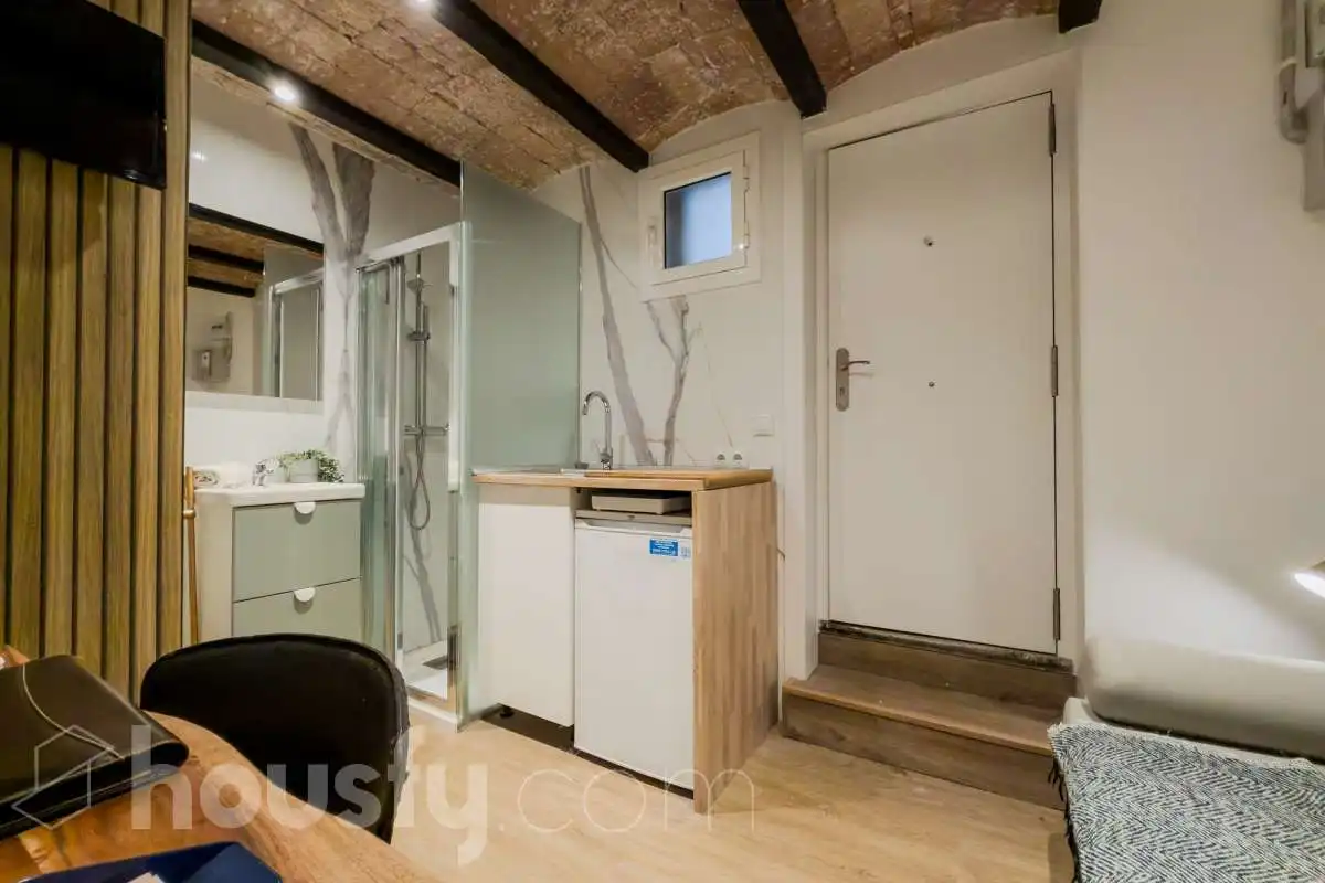 Küche von Erdgeschoss zum Verkauf in Barcelona