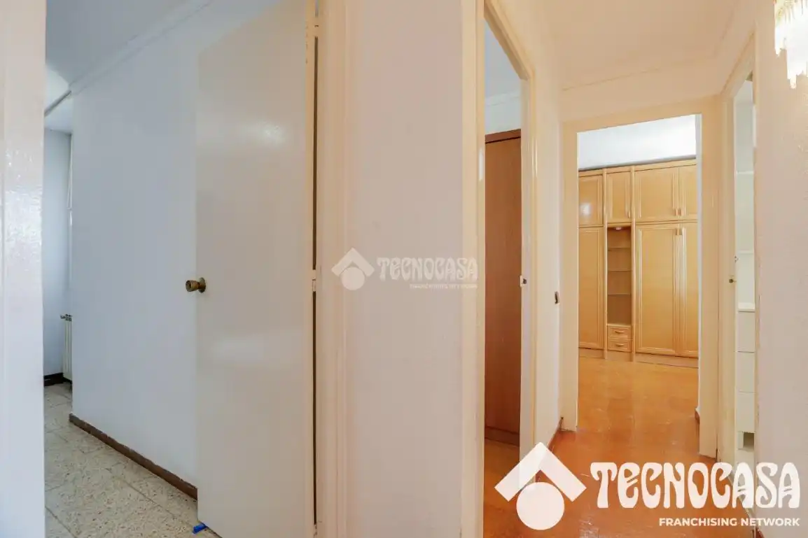 Piso en venta en Sant Boi de Llobregat con Balcón