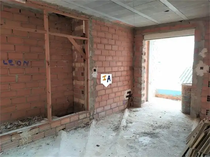 Casa adosada en venta en Iznájar