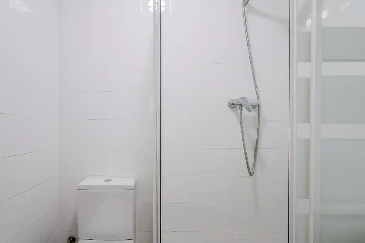 Badezimmer von Erdgeschoss zum Verkauf in Madrid mit Heizung