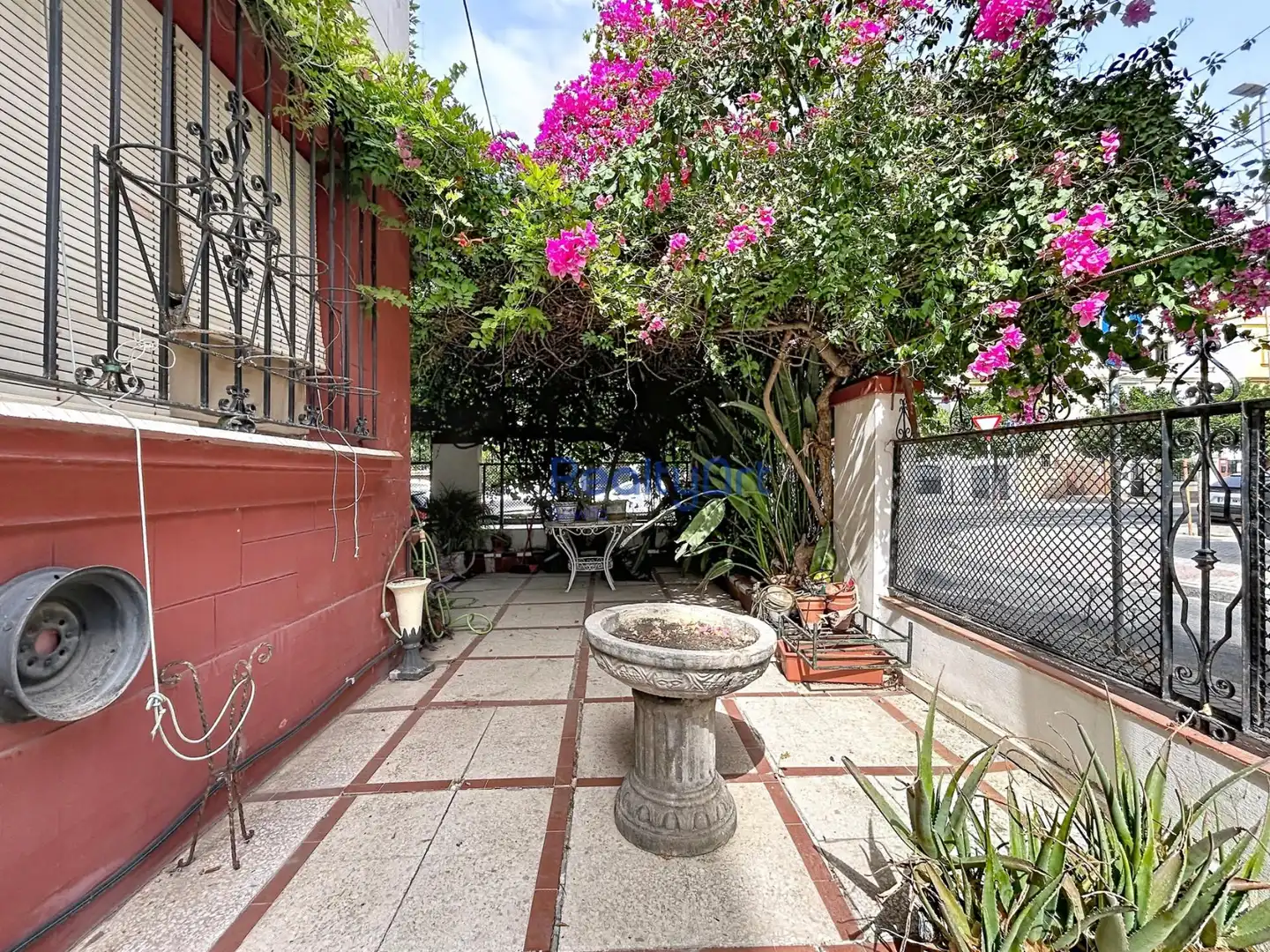 Terrassa de Planta baixa en venda en Sevilla amb Aire condicionat i Jardí privat