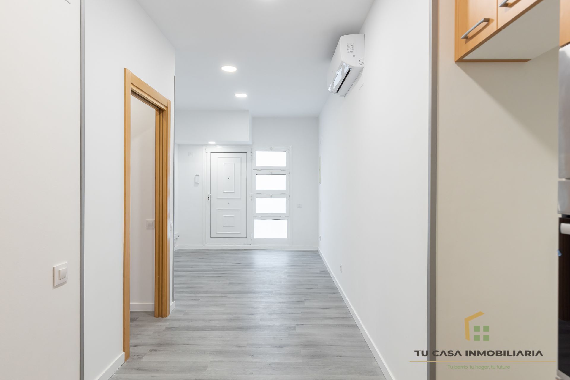 Flat for sale in Badalona  with Air Conditioner and Heating