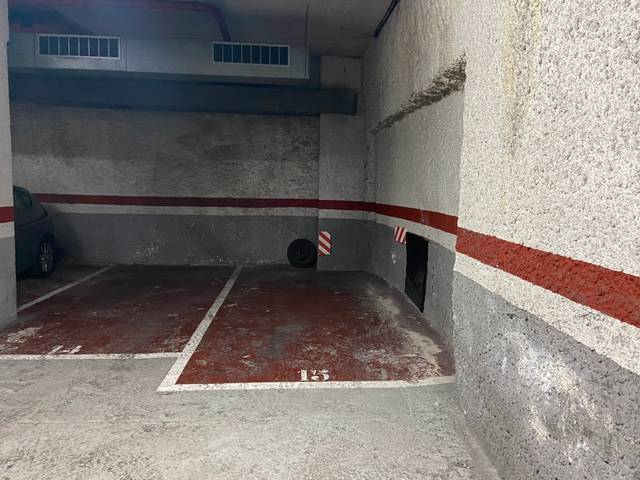 Garaje en Venta en Constitucio en La Bordeta