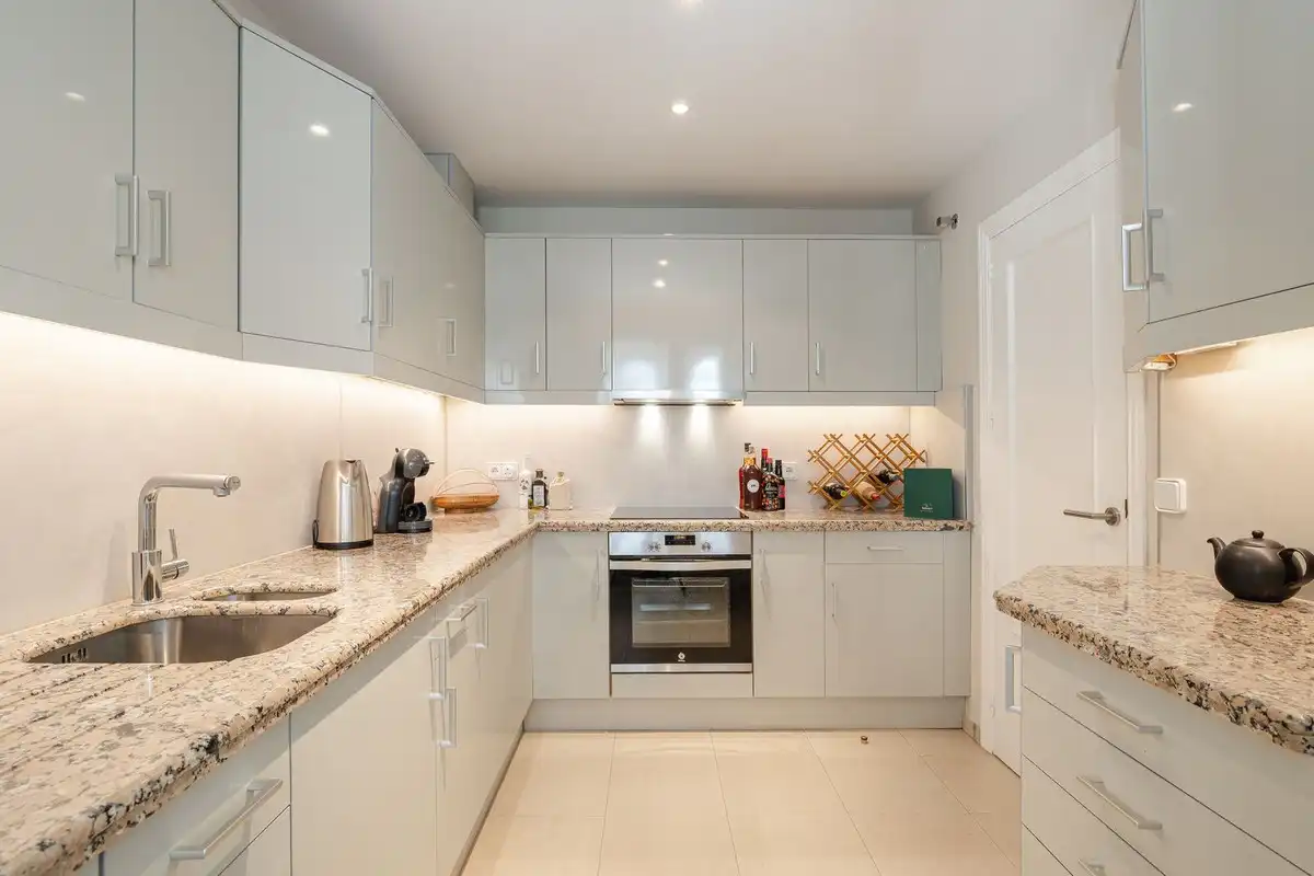 Kitchen of Duplexes for sale in Benahavís  with Air Conditioner, Heating and Terrace
