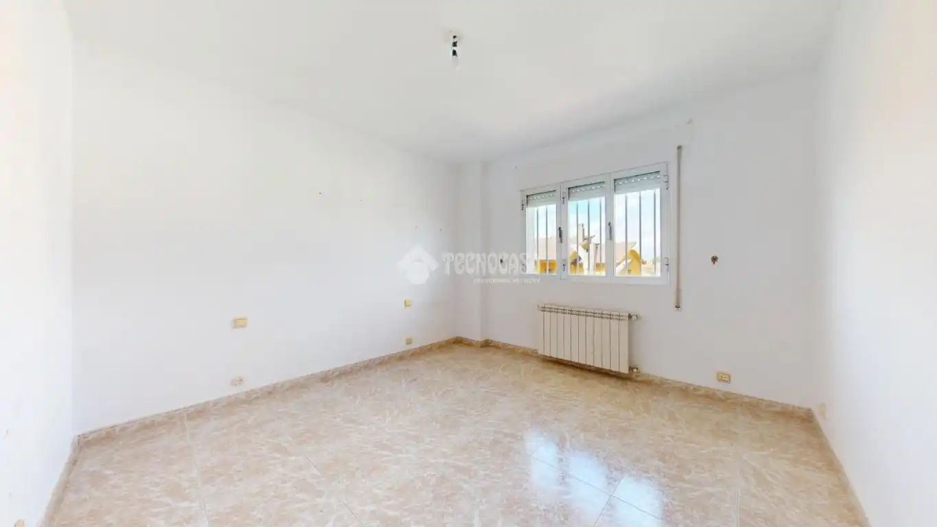Bedroom of Detached homes for sale in Fuente El Saz de Jarama  with Private garden, Terrace and Balcony