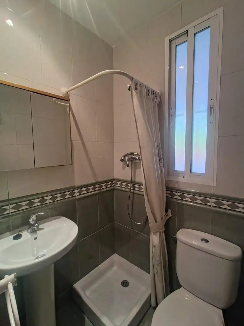 Badezimmer von Haus oder Chalet zur Miete in Viana de Cega mit Klimaanlage, Heizung und Privatgarten