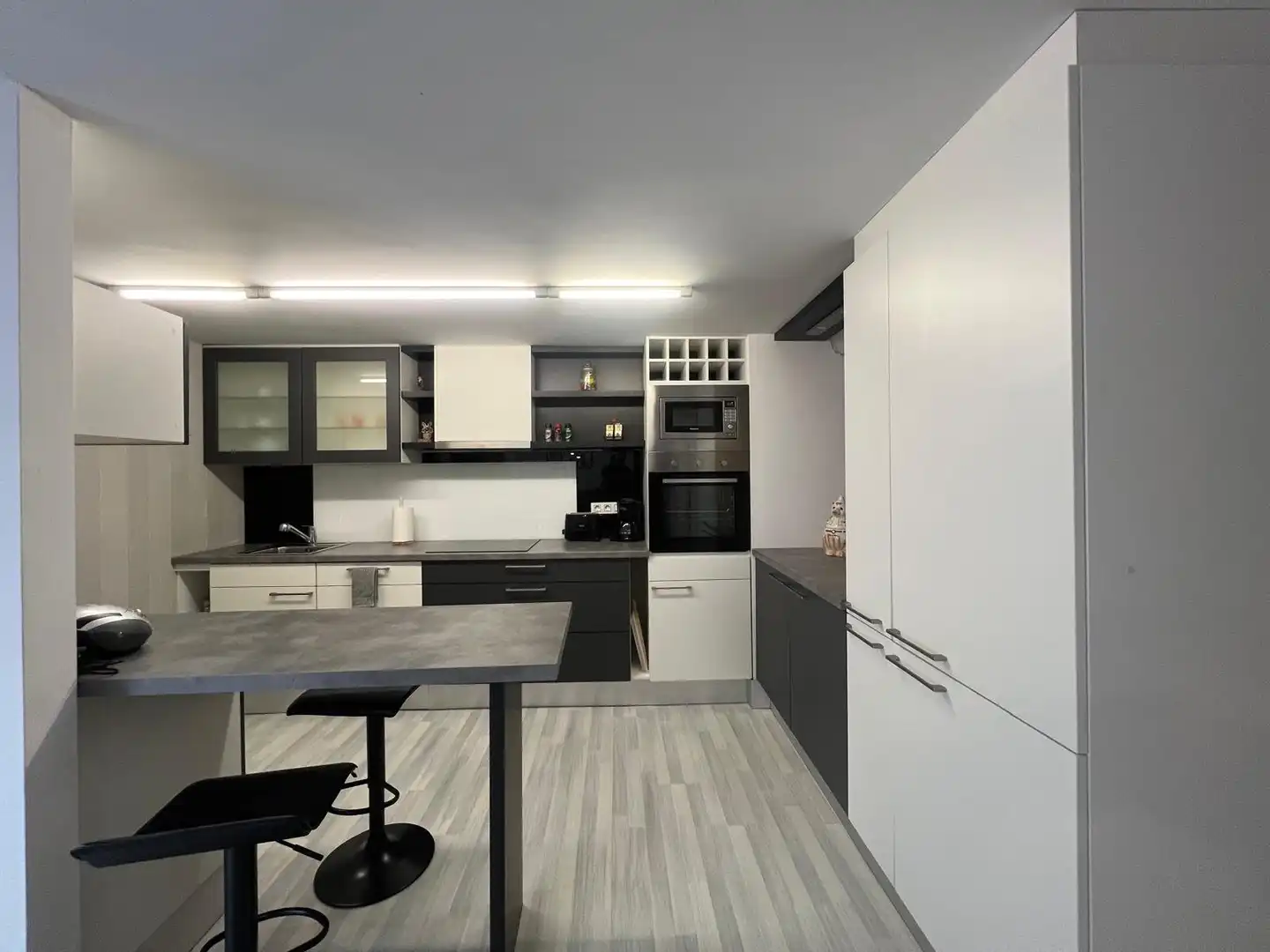 Cuina de Apartament de lloguer en Lugo amb Calefacció, Terrassa i Moblat