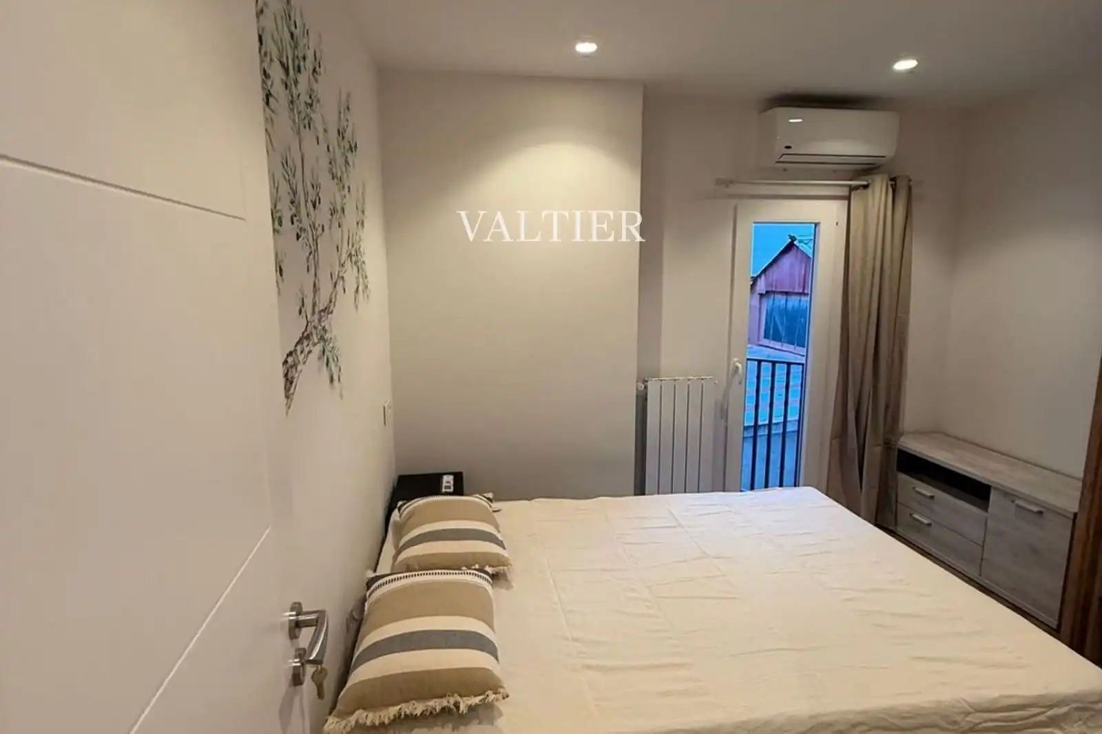 Bedroom of Flat for rent in Madrid  with Air Conditioner, Heating and Terrace