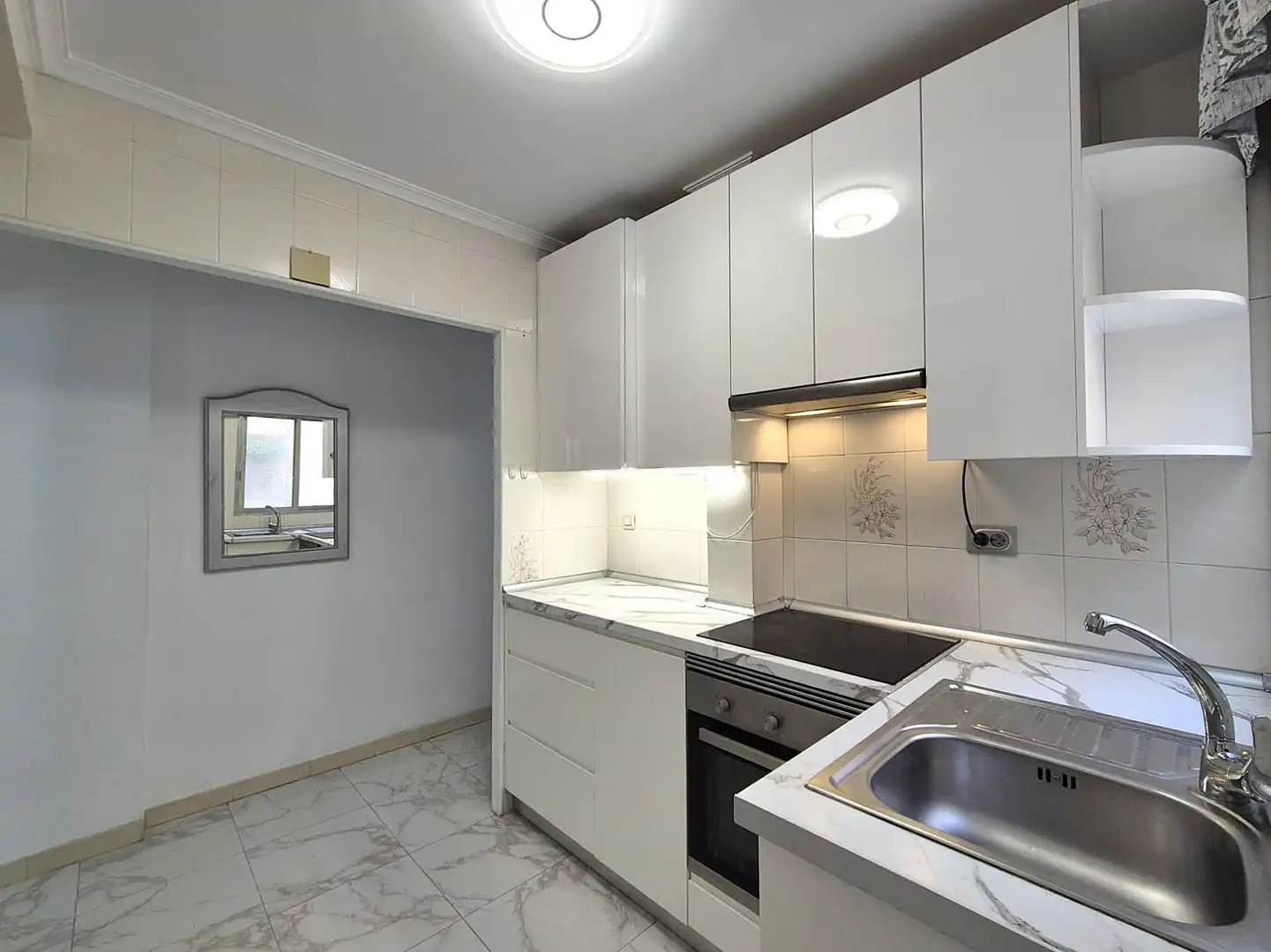 Cuina de Apartament en venda en Alicante / Alacant amb Aire condicionat i Balcó