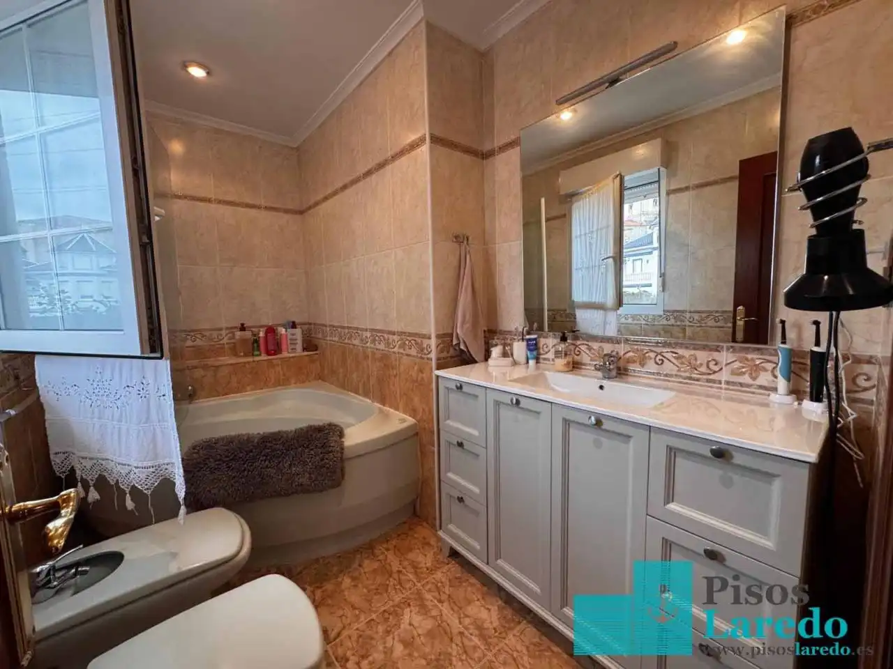 Bathroom of Houses for sale in Bárcena de Cicero  with Heating, Private garden and Terrace