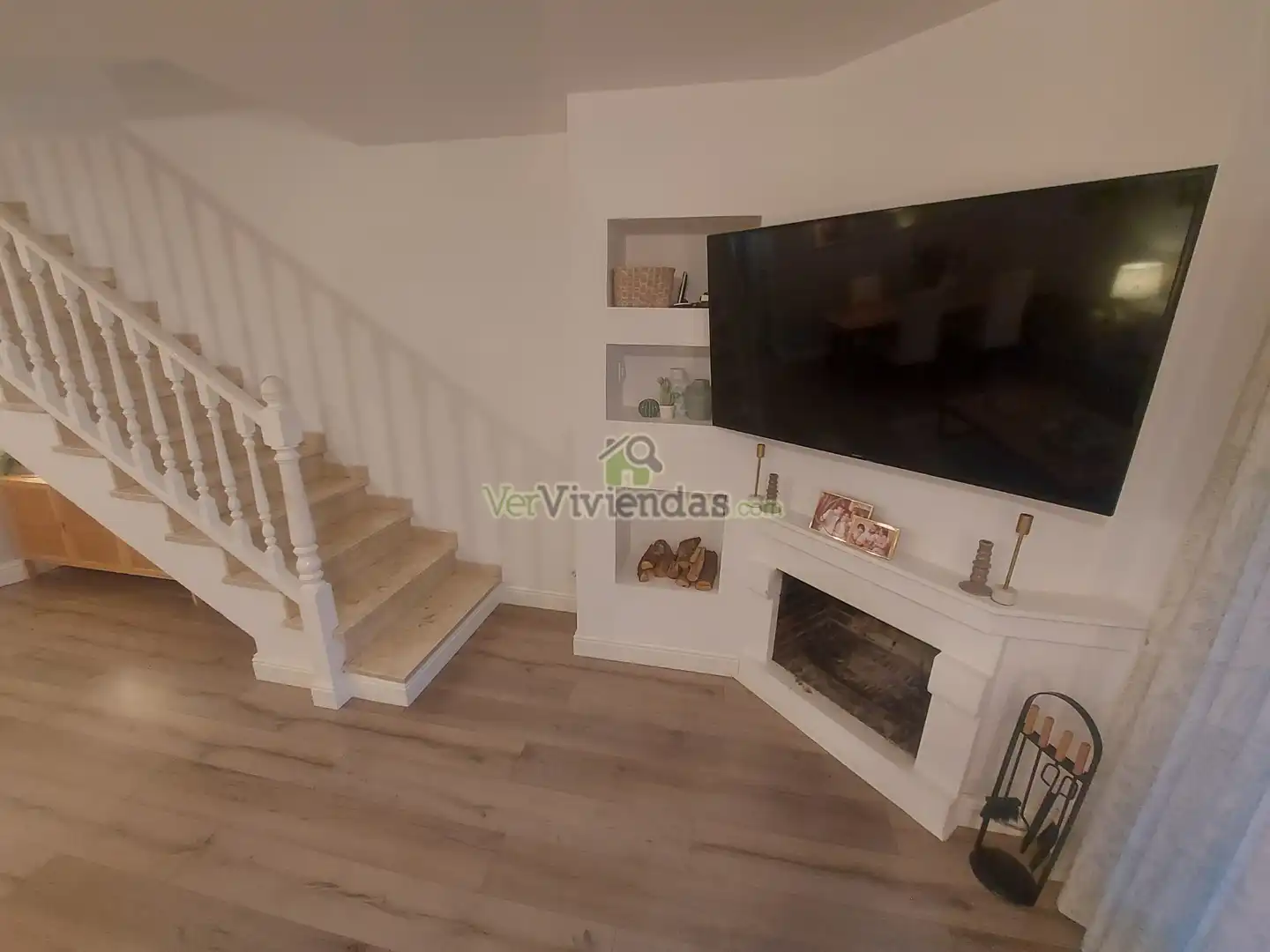 Sala de estar de Casa adosada en venta en Vallirana con Aire acondicionado, Calefacción y Jardín privado