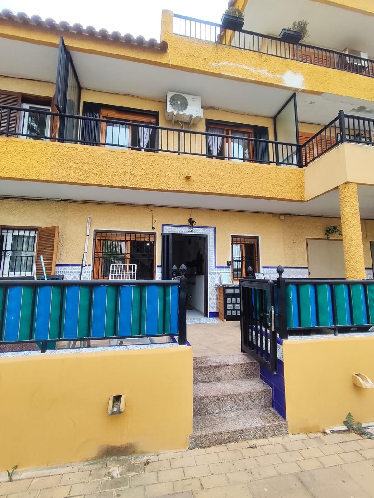 Terraza de Dúplex en venta en Torrevieja con Terraza, Balcón y Piscina comunitaria