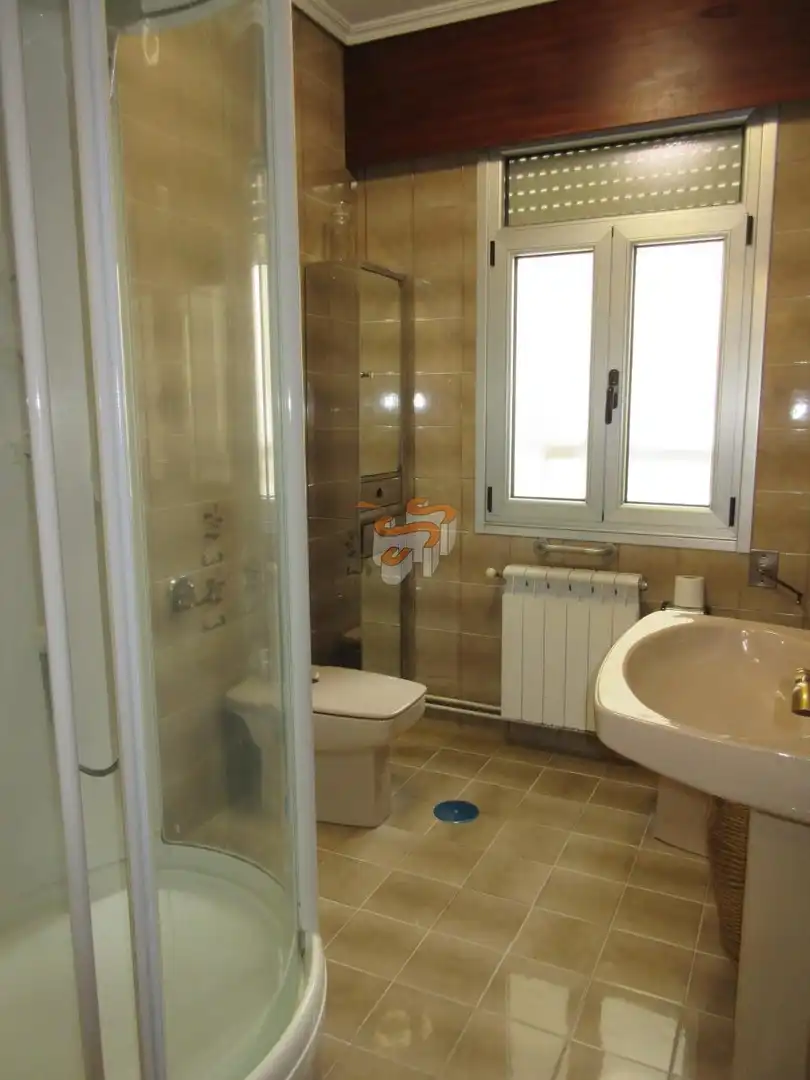 Baño de Piso en venta en Ferrol con Calefacción y Trastero