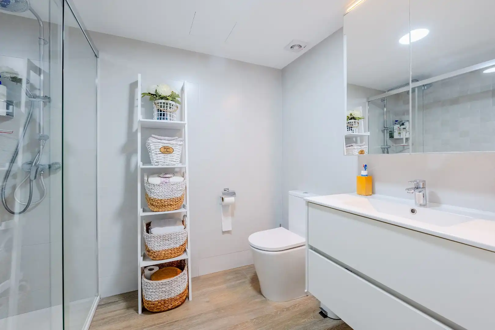 Bathroom of Flat for sale in Calafell  with Air Conditioner, Heating and Terrace