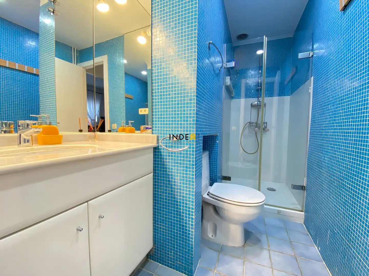 Baño de Dúplex de alquiler en Sitges con Aire acondicionado, Terraza y Amueblado