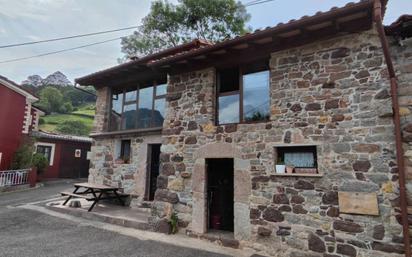 Vista exterior de Casa o xalet en venda en Morcín amb Calefacció