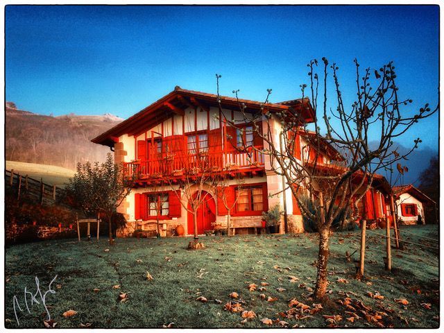 Vista exterior de Casa o xalet en venda en Baztan amb Calefacció, Jardí privat i Terrassa