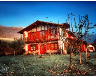 Vista exterior de Casa o xalet en venda en Baztan amb Calefacció, Jardí privat i Terrassa