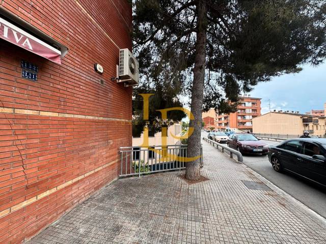 Local comercial en Alquiler en Avinguda de l'Estatut, 132 en Ca n'Oriol