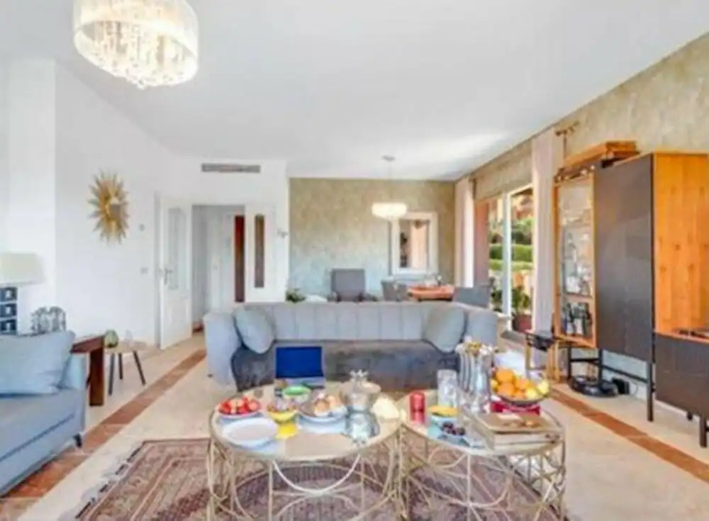 Wohnzimmer von Dachboden zur Miete in Benahavís mit Klimaanlage, Heizung und Terrasse
