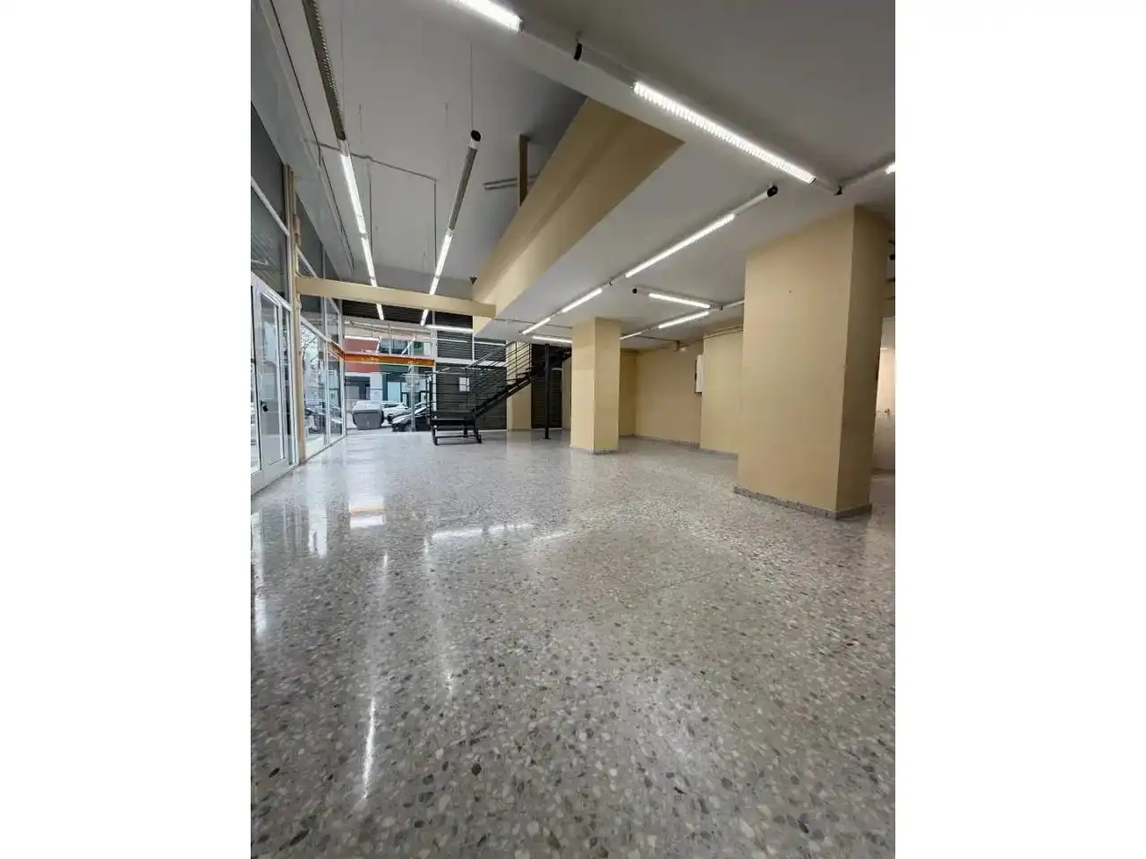 Local de lloguer a Calle Carrer del Dibuixant Avellaneda, Zona Esportiva, Nord-oest