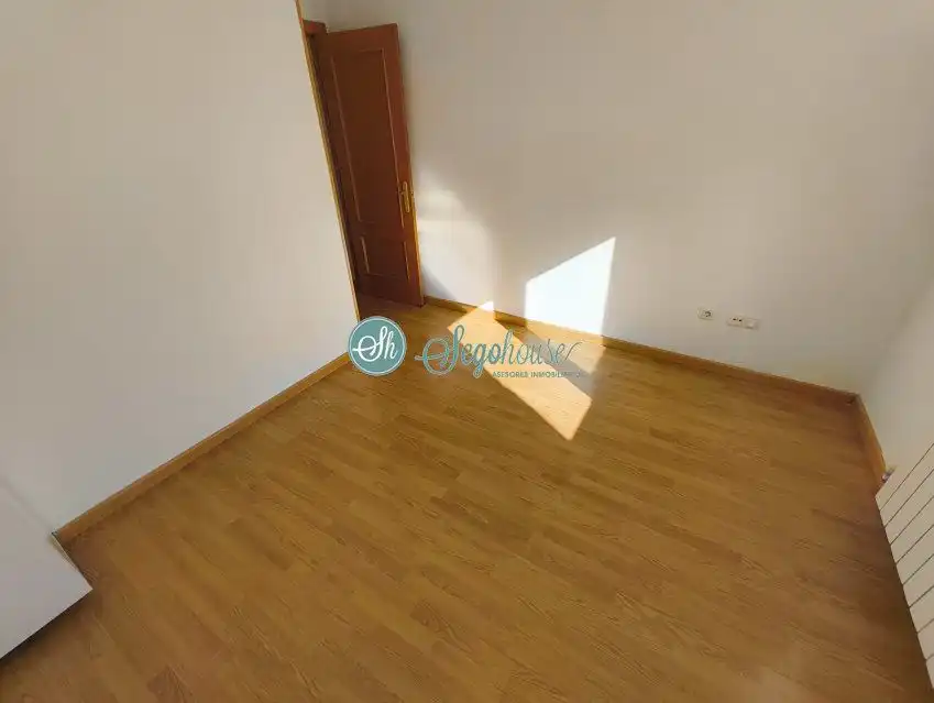 Piso en venta en Bernuy de Porreros con Calefacción, Terraza y Trastero