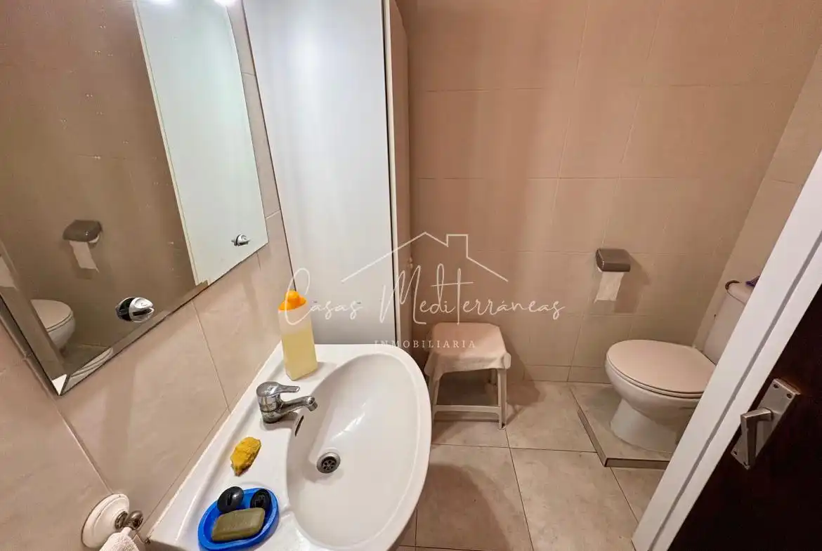 Baño de Casa adosada en venta en Montbrió del Camp con Terraza y Amueblado