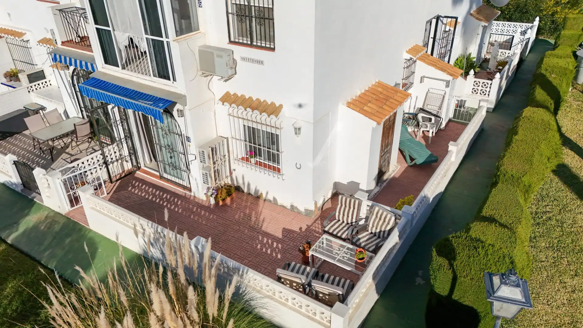 Exterior view of Houses for sale in Torrevieja  with Terrace and Furnished