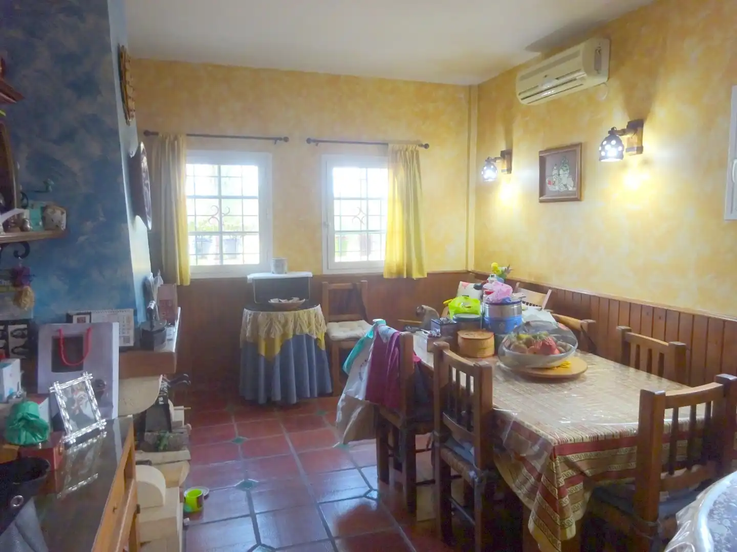 Menjador de Casa o xalet en venda en Alhaurín de la Torre amb Aire condicionat, Jardí privat i Terrassa