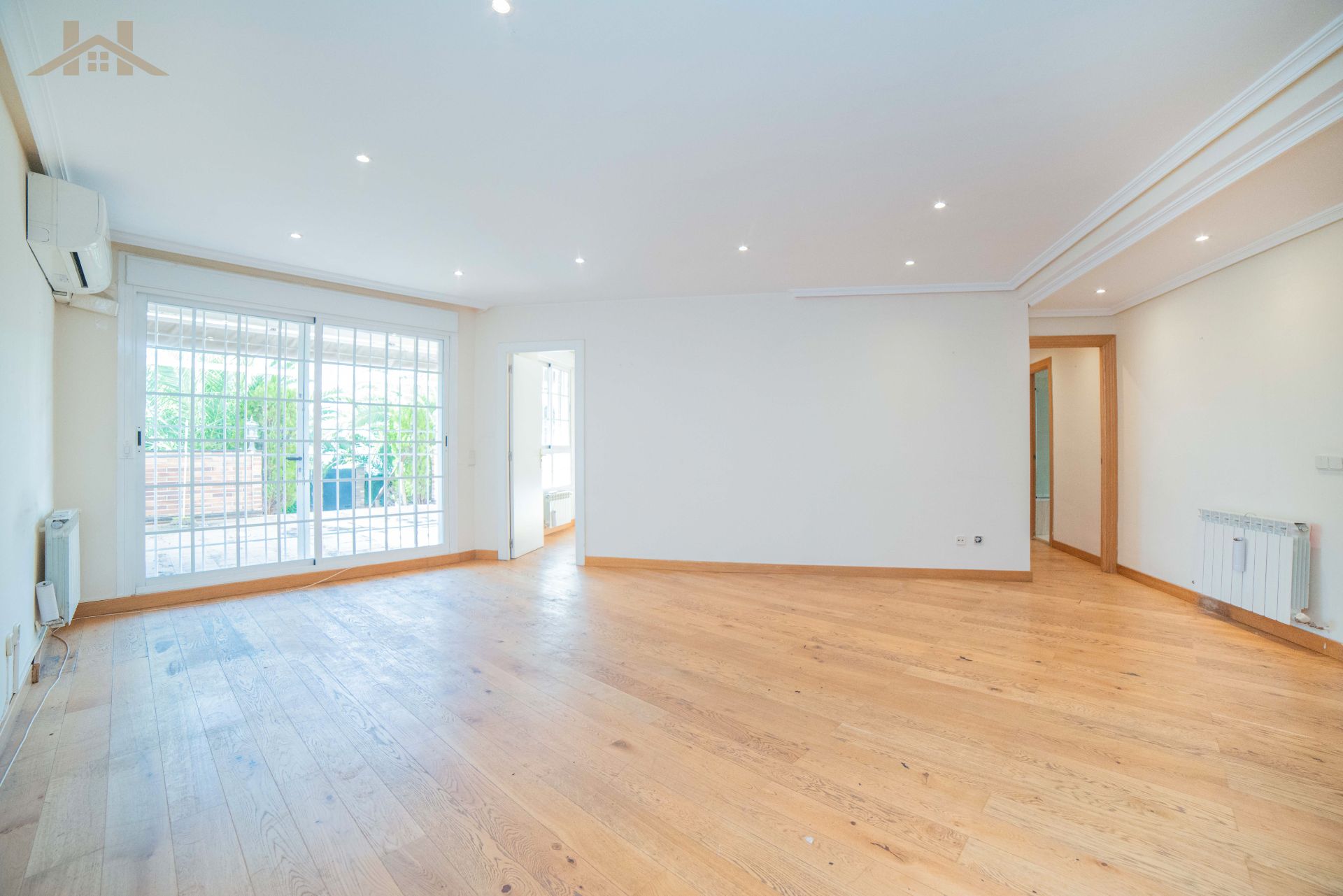 Living room of Flat for sale in Majadahonda  with Air Conditioner, Heating and Private garden